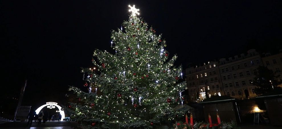 Vánoční strom v Karlových Varech 2021