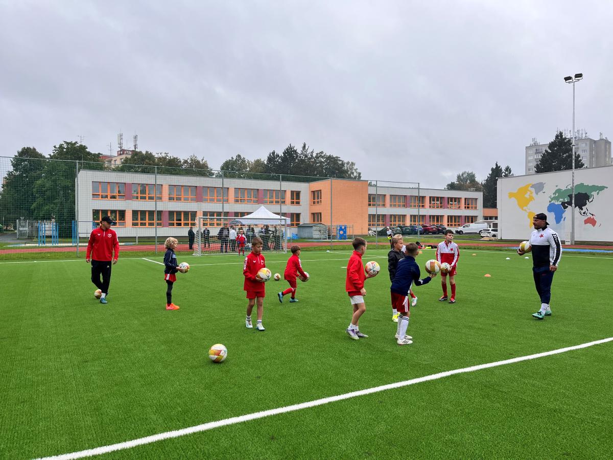 nové hřiště ZŠ Krušnohorská