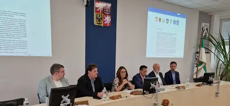 Starostové obcí v Karlovarském kraji vyzývají ministra vnitra, aby řešil personální podstav u Policie ČR