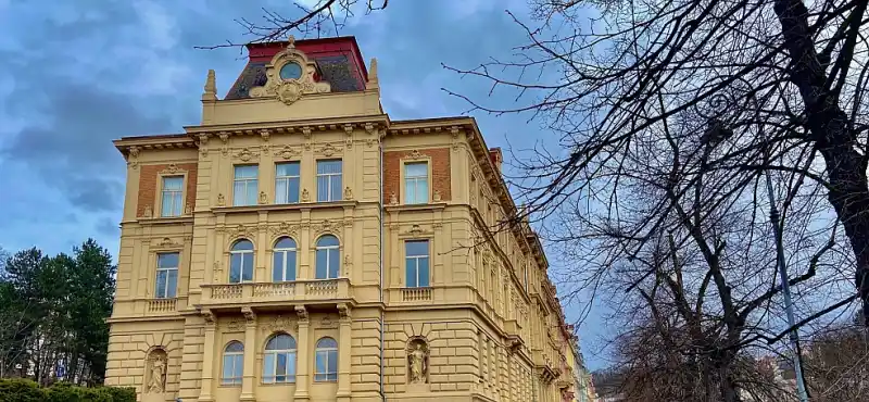 Budova na nábřeží Jana Palacha