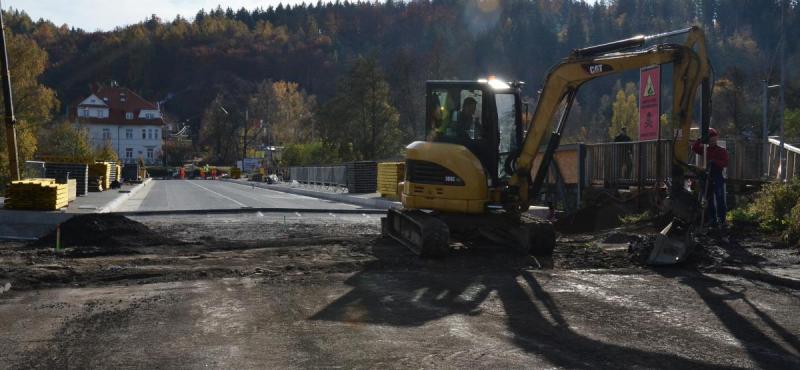 Výstavba Dvorského mostu