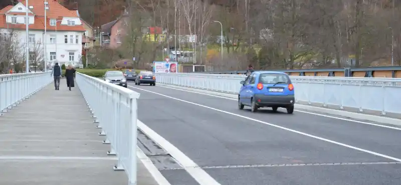 Nový Dvorský most je otevřen pro automobily i pěší