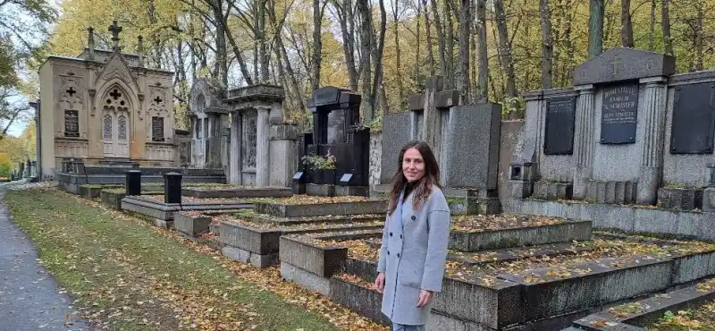 primátorka města na hřbitově