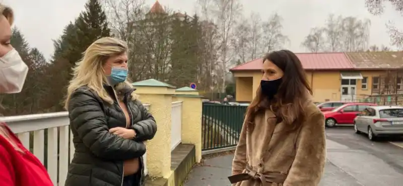 Předání daru krajskému dětskému domovu pro děti do tří let