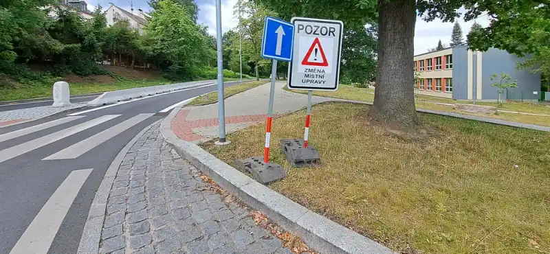 Ulice Kollárova u Základní školy Jana Amose Komenského 