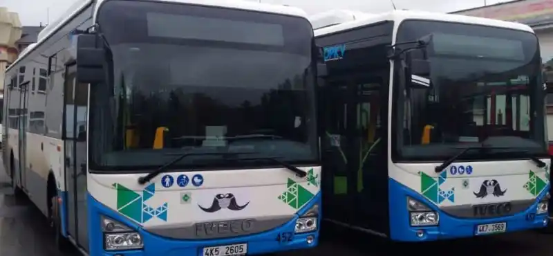 Autobusy MHD s kníry