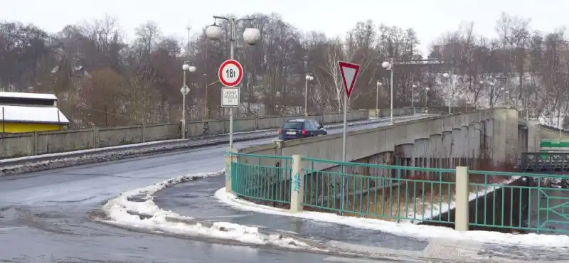 Ostrovský most