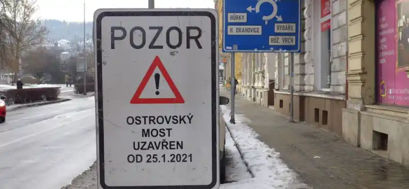 uzavírka Ostrovského mostu