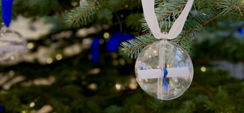 Ozdoba - los na Vřídelním stromě