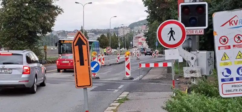 Rekonstrukce přejezku a křižovatky na Západní ulici