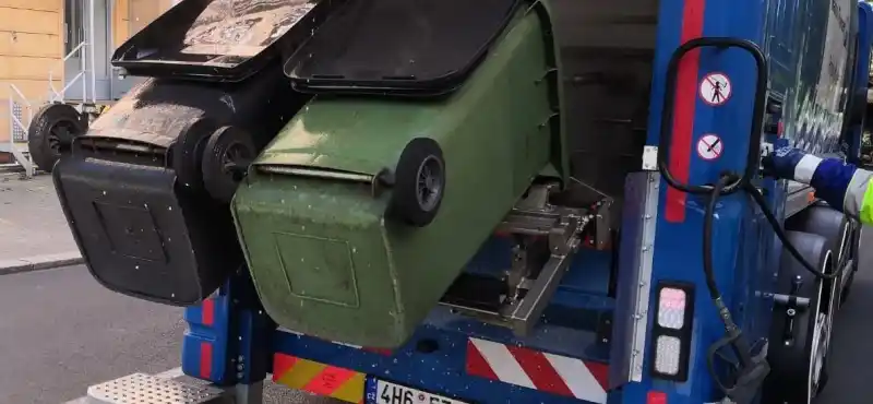 Mytí popelnic