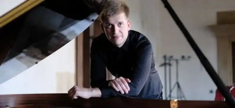 Marek Kozák  - klavír