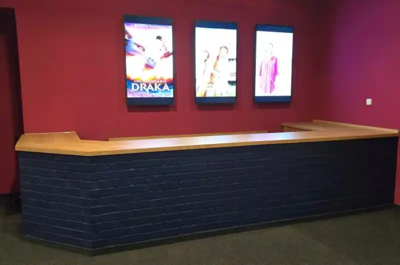 Kino čas - předsálí