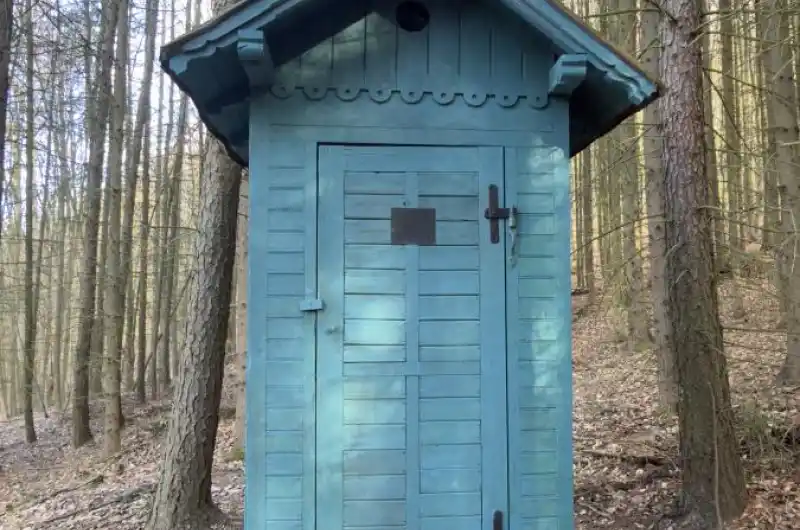 lesní toaleta po rekonstrukci
