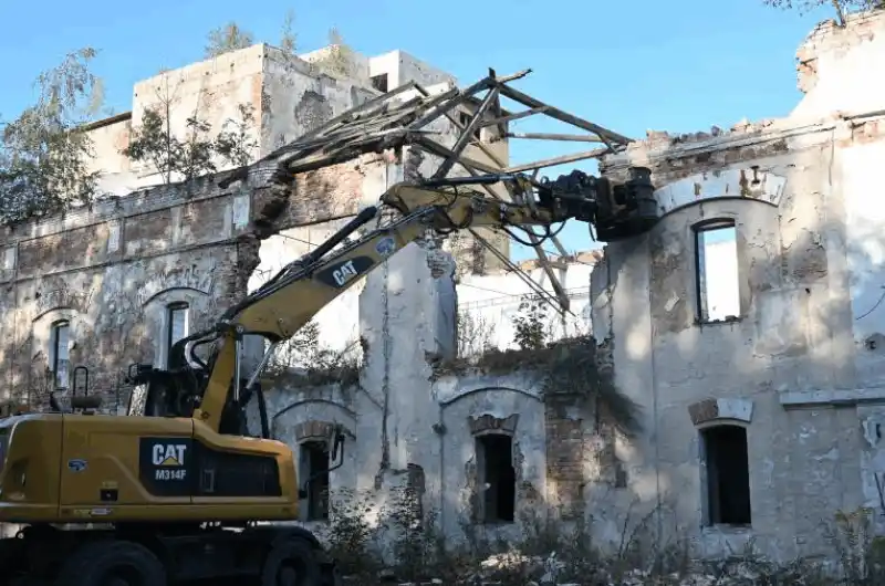 Začíná demolice pivovaru