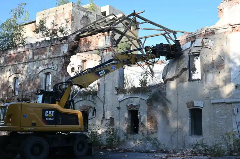 Začíná demolice pivovaru