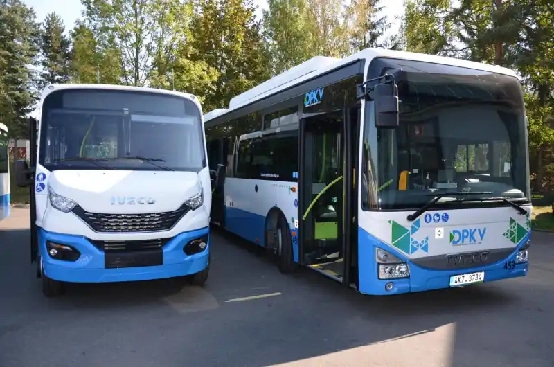 Minibus a autobus