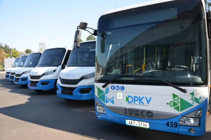 Autobus a minibusy