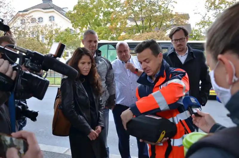 Prezentace defibrilátoru u Tržnice