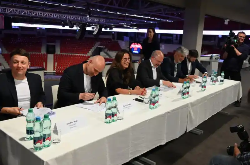 Podpis Mattoni Arena