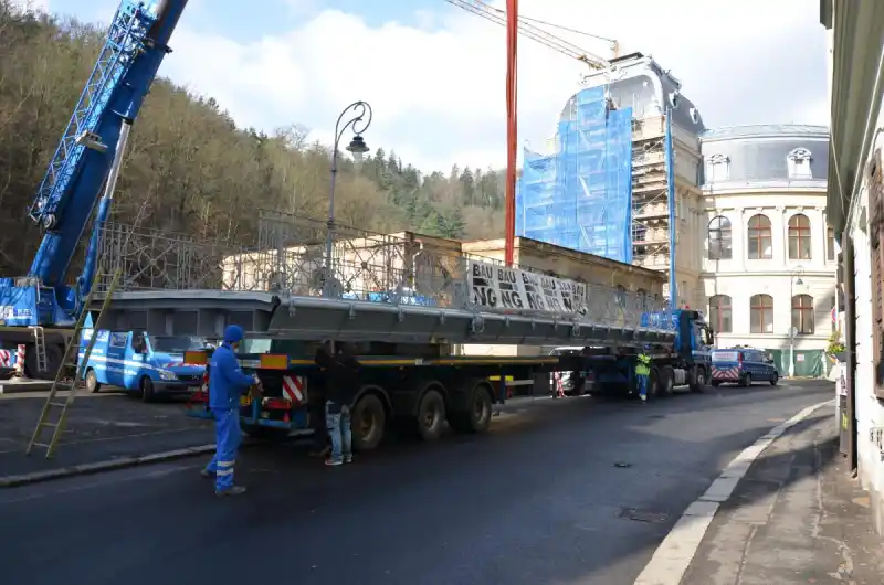 Usazení Goethovy lávky