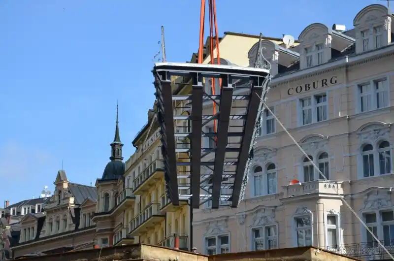 Usazení Goethovy lávky