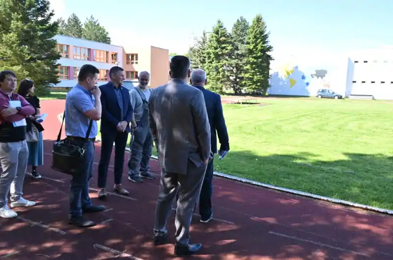 Předání staveniště hřiště ZŠ Krušnohorská