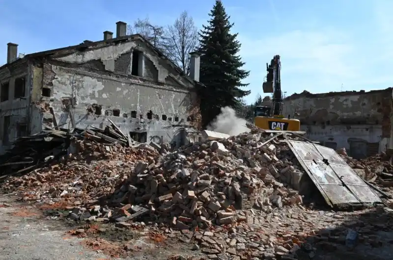 Demolice objektu ve staré vodárně