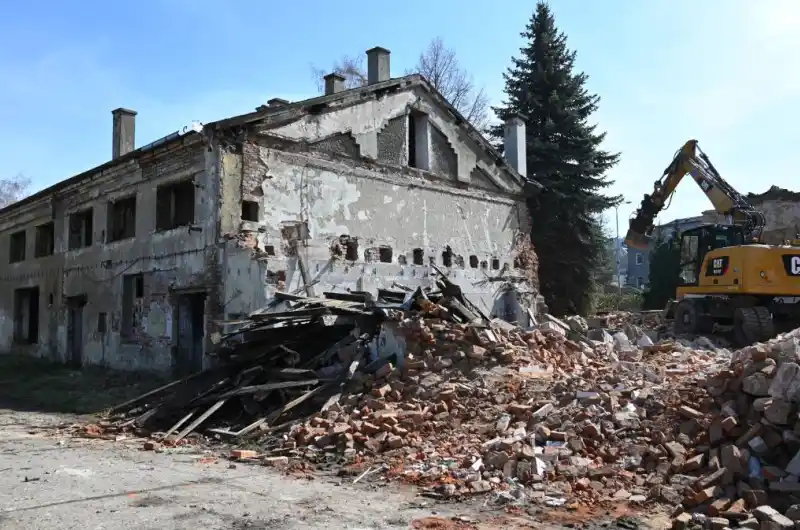 Demolice objektu ve staré vodárně
