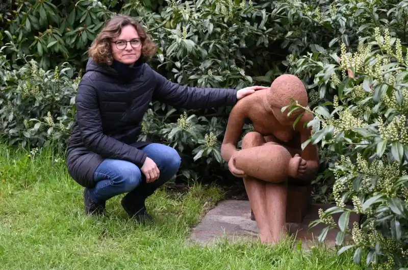 Restaurátorka Helena Jahodová obnovila sochu Dívky se džbánem