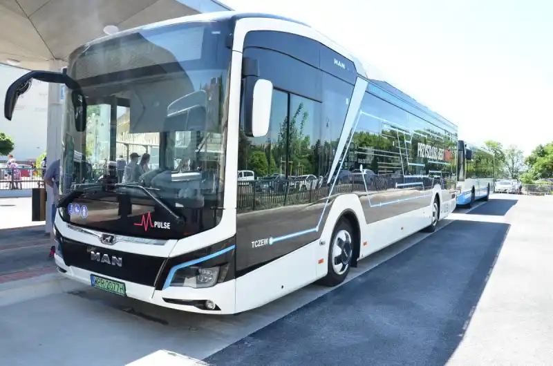 elektrobus_exteriér