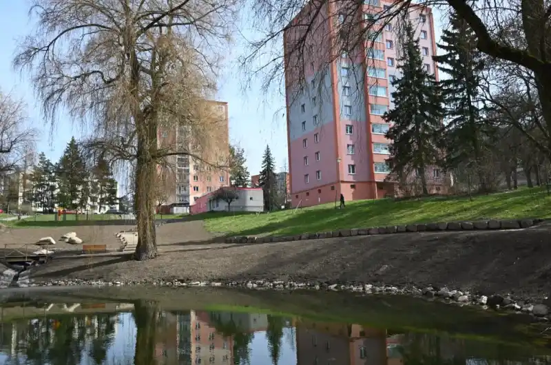 Rybníček Mozartova ulice Drahovice Karlovy Vary