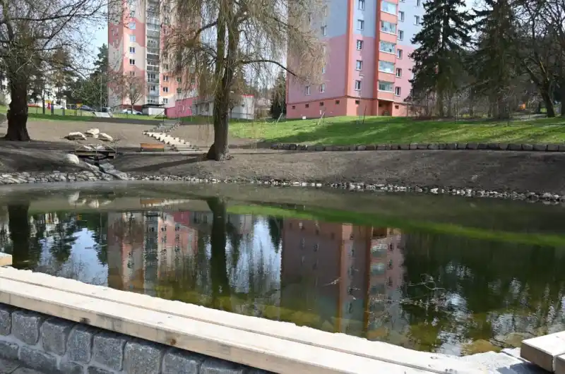 Rybníček Mozartova ulice Drahovice Karlovy Vary