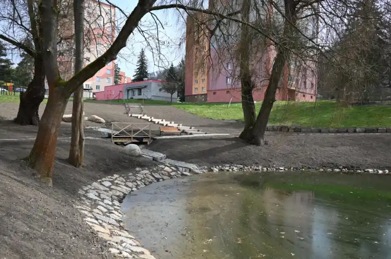 Rybníček Mozartova ulice Drahovice Karlovy Vary