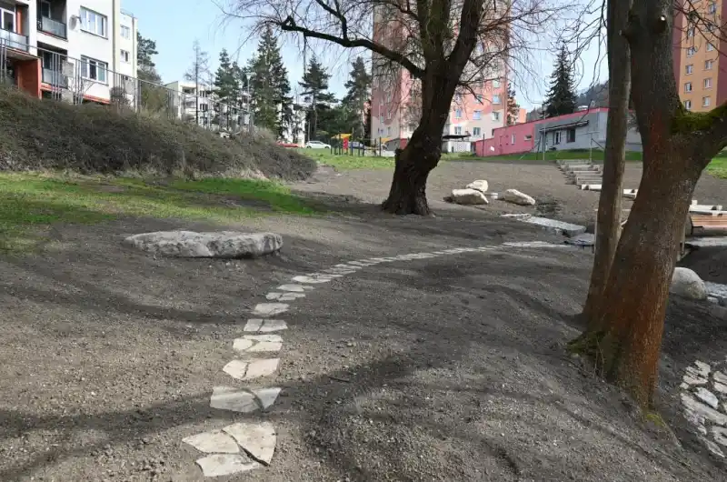 Rybníček Mozartova ulice Drahovice Karlovy Vary