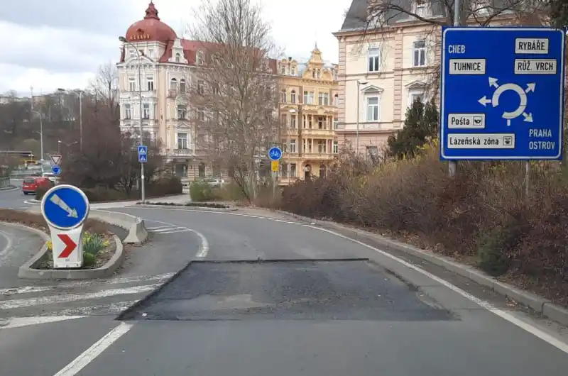 oprava výtluků Bezručova