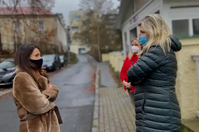 Předání daru krajskému dětskému domovu pro děti do tří let