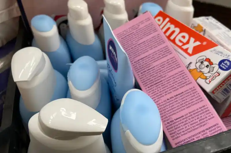 Předání daru krajskému dětskému domovu pro děti do tří let