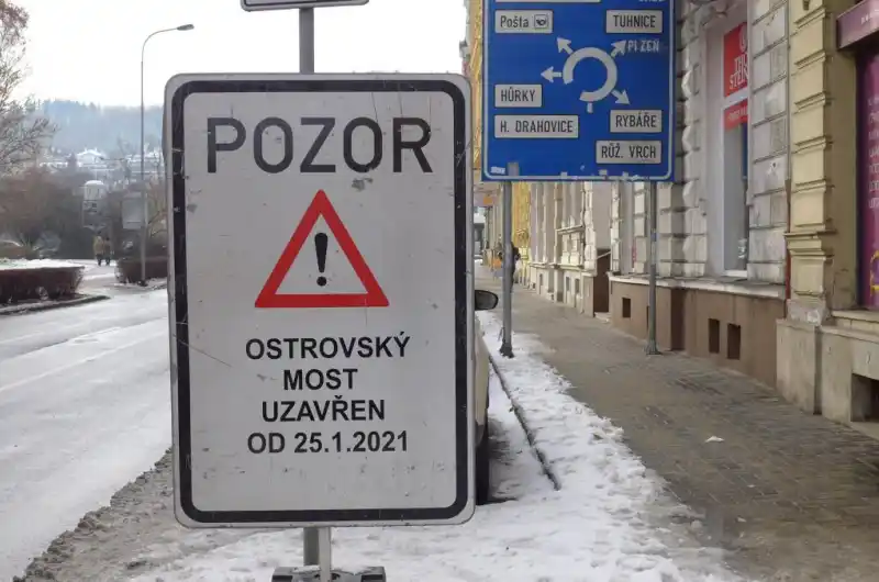 Ostrovský most - značka