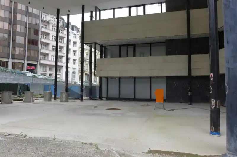 Vřídelní kolonáda - rekonstrukce síně 1