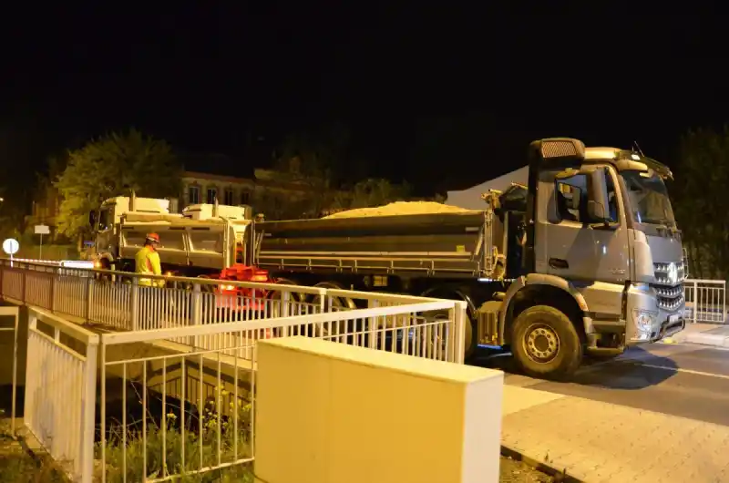 zátěžová zkouška na mostě Kpt. Jaroše
