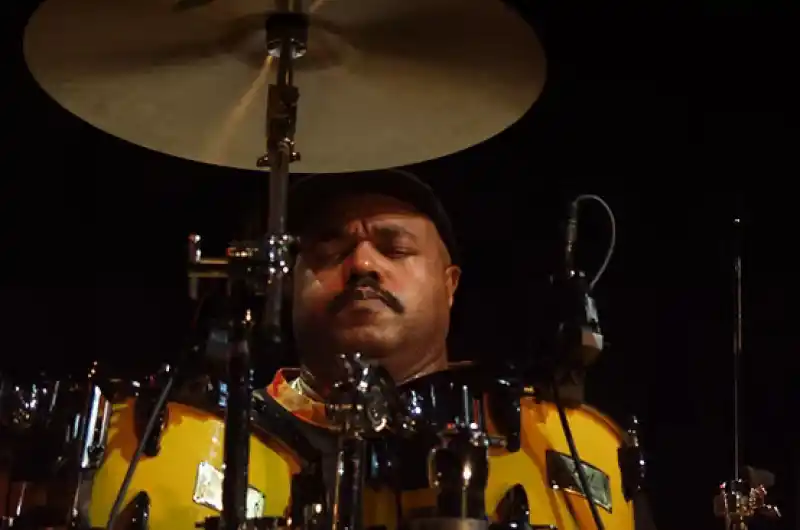 Dennis Chambers