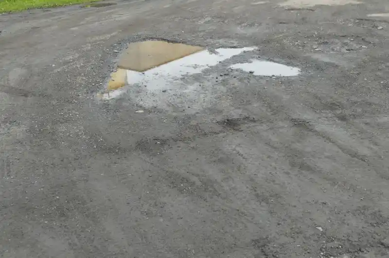 Minimálně 6 takových děr 
