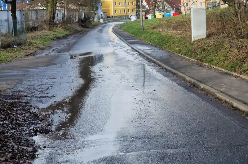 Voda tekoucí po komunikaci