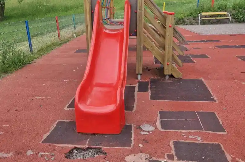 Povrch u skluzavky
