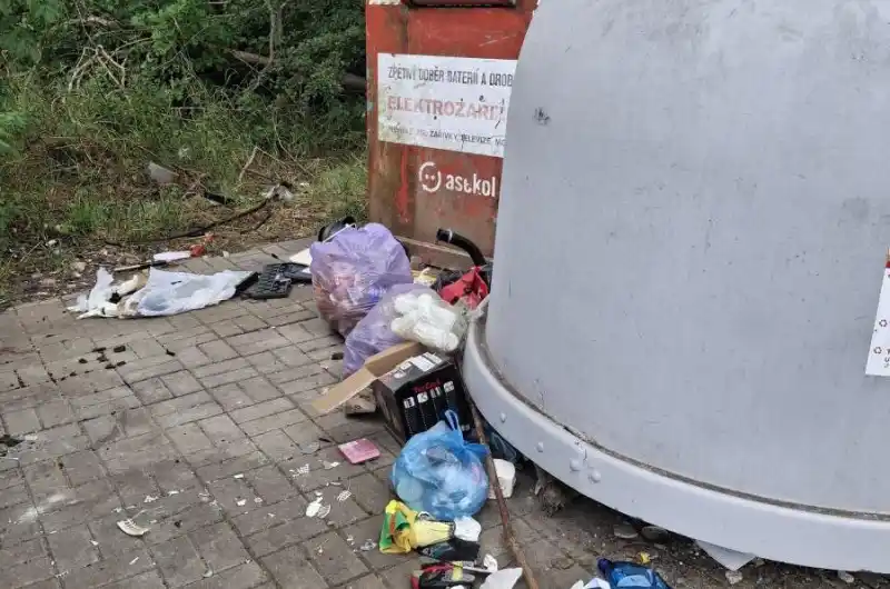 Kontejnery Tasovice