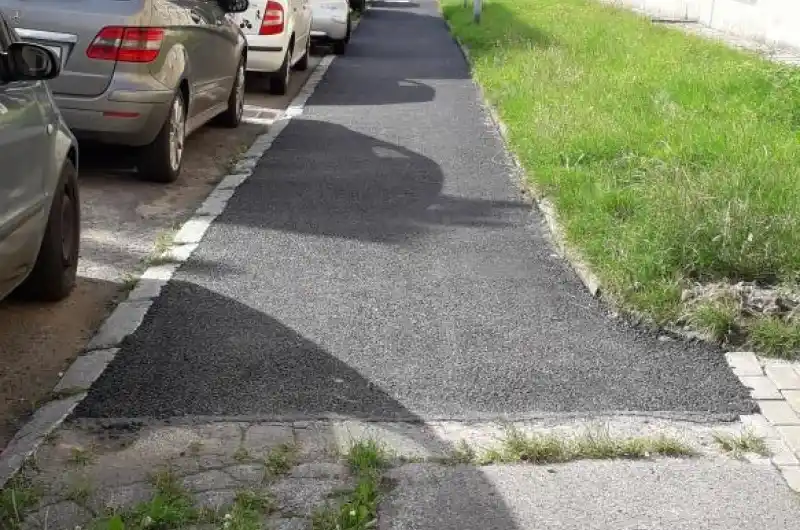 Lipová, Dvory