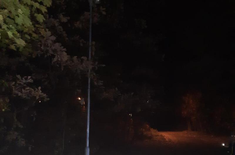 Nesvítící lampa na spojnici rozcestí u koníčka - borová.