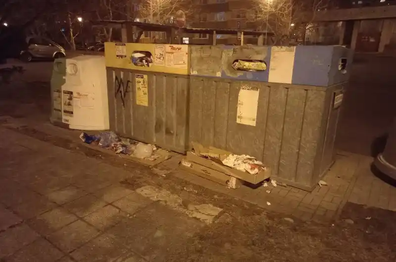 stanoviště nádob 