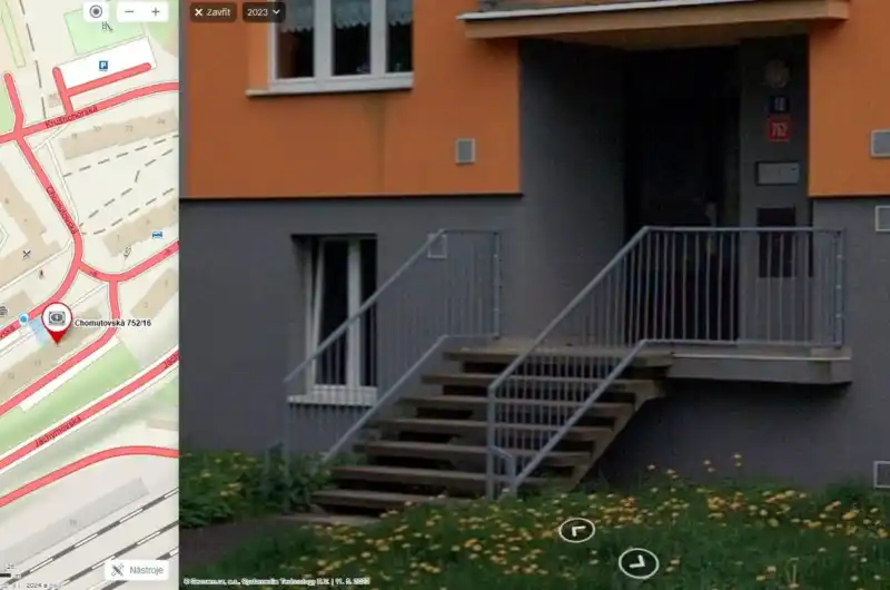 pův stav 2023 neni zadna mezera horni schod